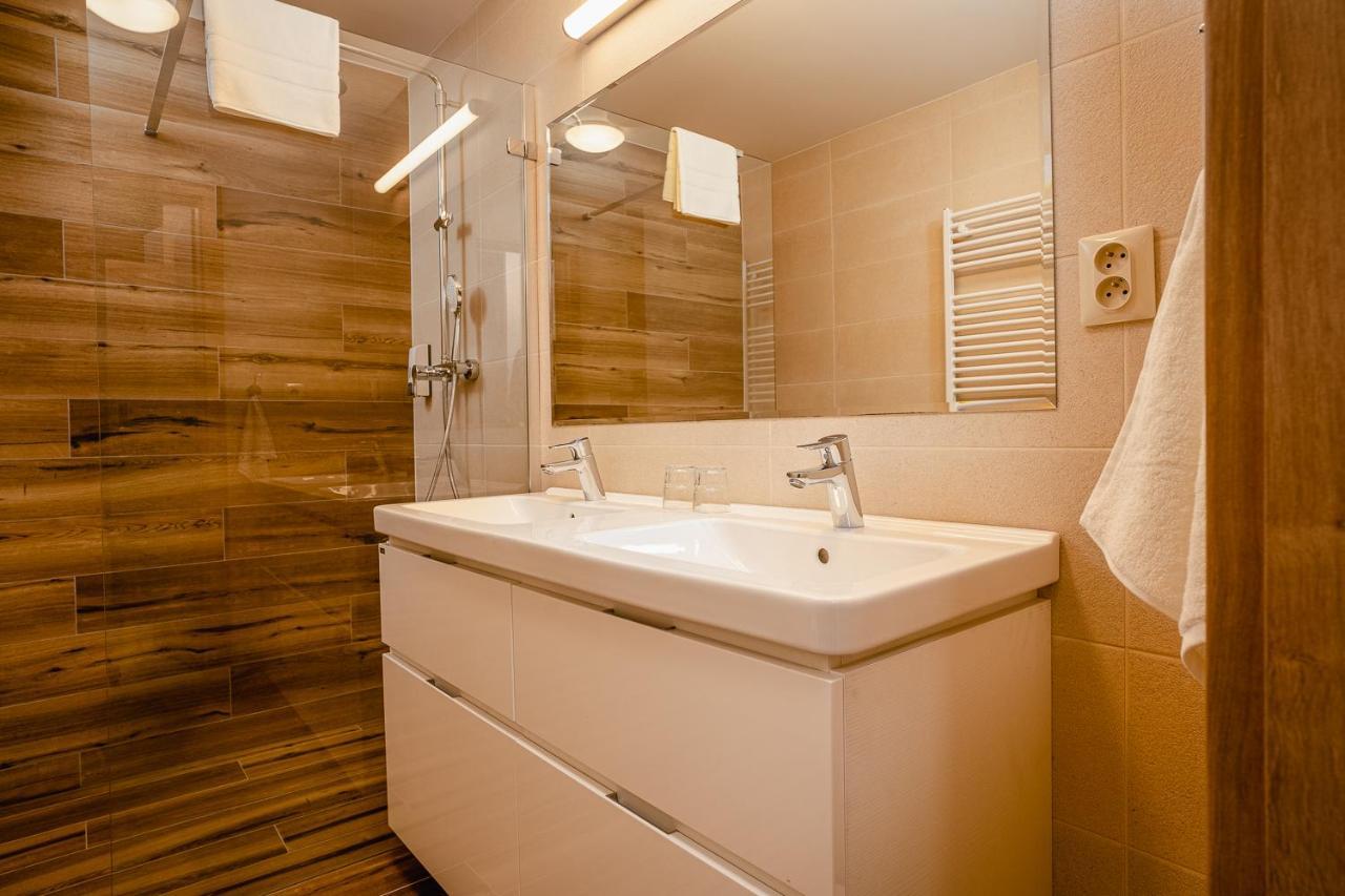 Garni Hotel Dock Bratislava Eksteriør billede